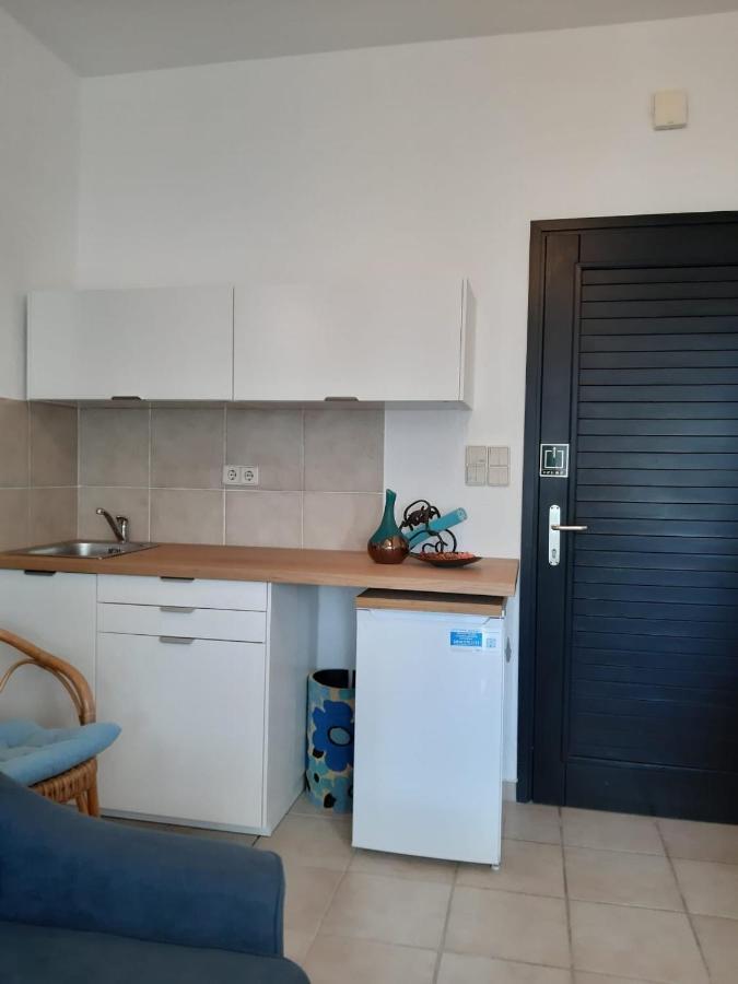 Studio Apartman Mija 1 Malinska Exterior photo